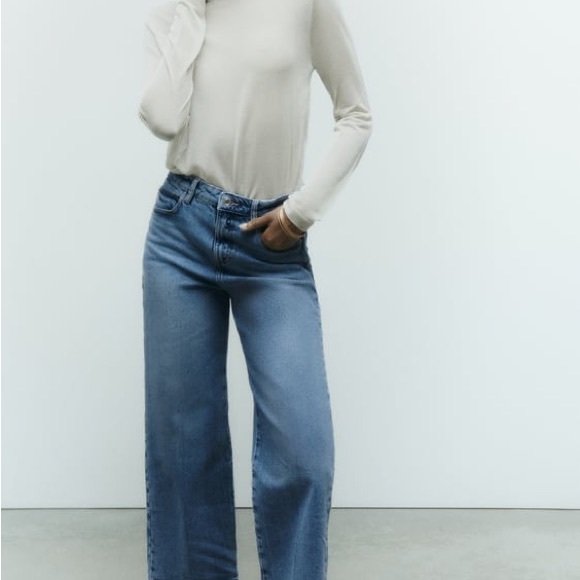 Zara HIGH RISE STRAIGHT CROPPED STRETCH JEANS size 0 - Picture 2 of 3